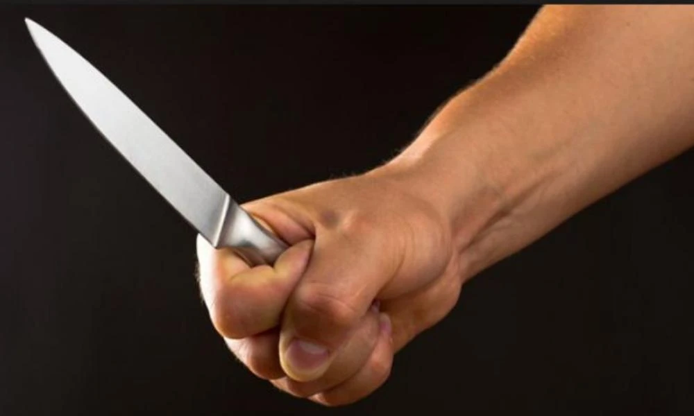 Εκτός ελέγχου 34χρονος στην Σαντορίνη! Επιτέθηκε με κουζινομάχαιρο και τραυμάτισε δύο άτομα